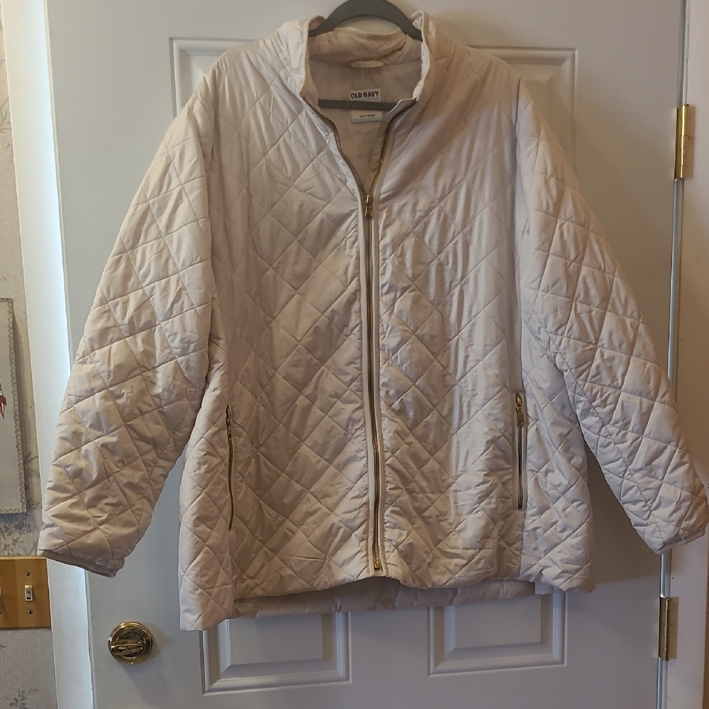 Old Navy Women's Light Beige Quilted Puffer Jacket
